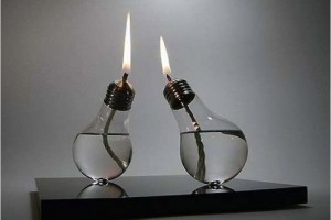 DIY lightbulb oil lamp
