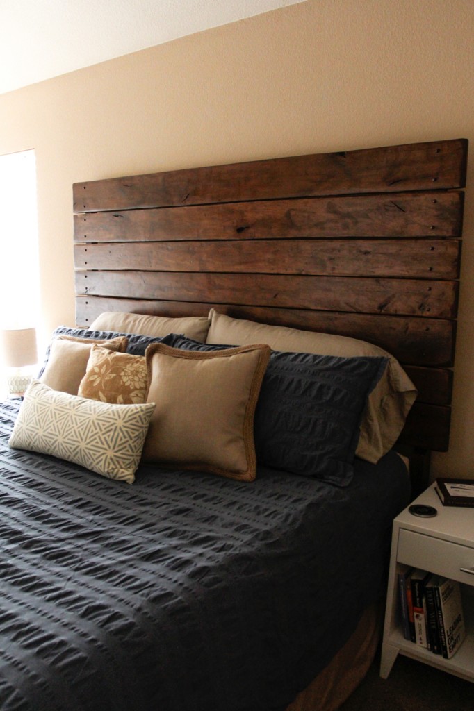 diy  headboard wood plank source: chasingtumbleweed.com