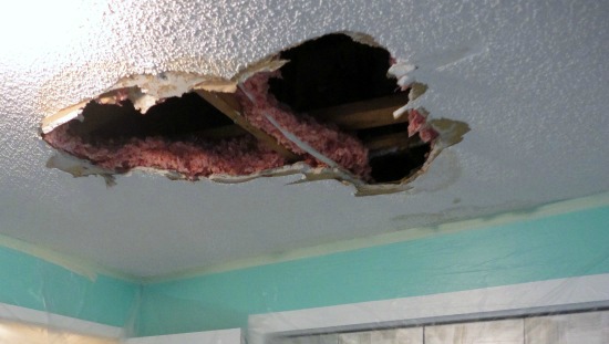 HOW TO REPAIR A HOLE IN YOUR CEILING DRYWALL