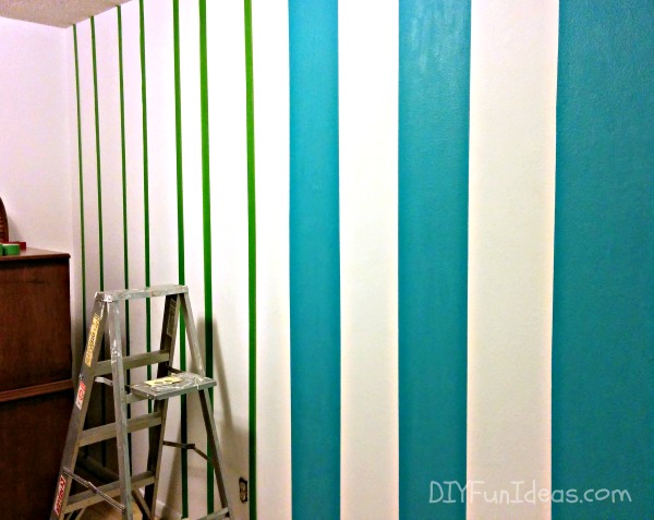HOW TO PAINT PERFECT STRIPES