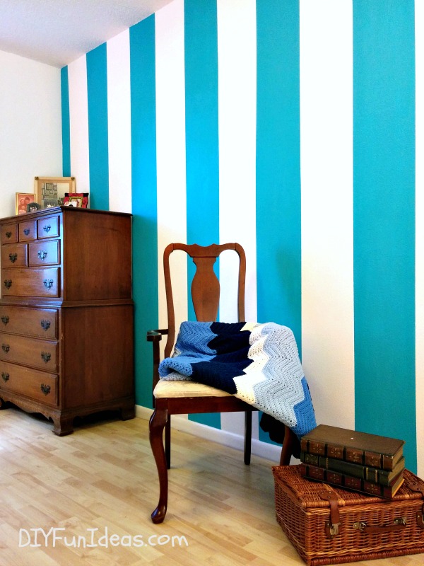 HOW TO PAINT PERFECT STRIPES & SHARP LINES