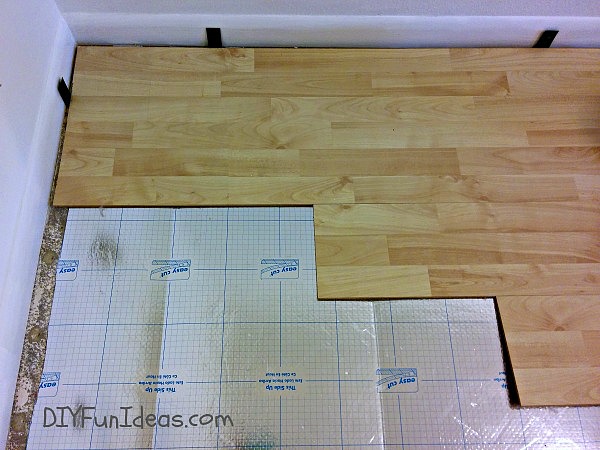 HOW TO INSTALL BEAUTIFUL LAMINATE FLOORS IN ONE AFTERNOON - Do-It ...
