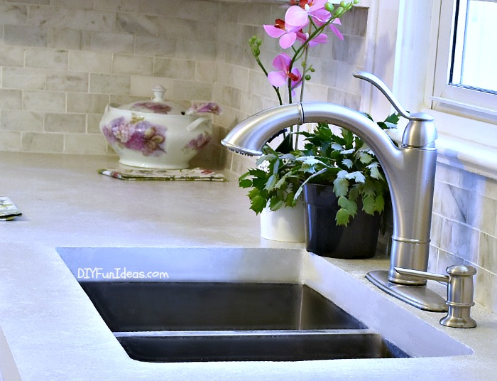 HOW TO MAKE BEAUTIFUL WHITE CAST IN PLACE CONCRETE COUNTERTOPS